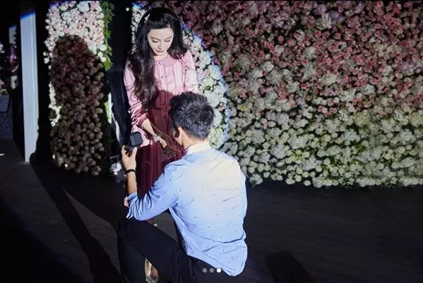 范冰冰與李晨終於要結婚了?!時間與地點曝光!半個娛樂圈將出席婚禮,粉絲也有門路以嘉賓混進去?!