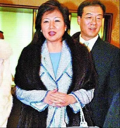 前夫、現任丈夫公婆態度差很大!網友讚:賈靜雯這次嫁對人了!
