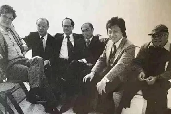 歷史上最珍貴的照片:站著的霍金,童年的馬雲 - 趣味百分百