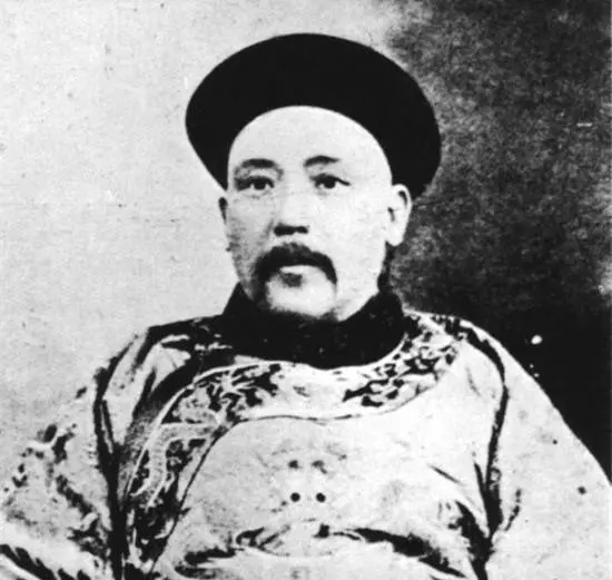 明明還有百萬軍隊,為何清朝還是滅亡了,原因只在錯用一人