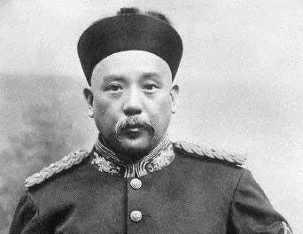 明明還有百萬軍隊,為何清朝還是滅亡了,原因只在錯用一人