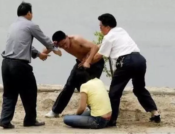 9歲男童腹痛兩天後離世,丈夫責罵妻子:都是你害的惡毒的婆娘!