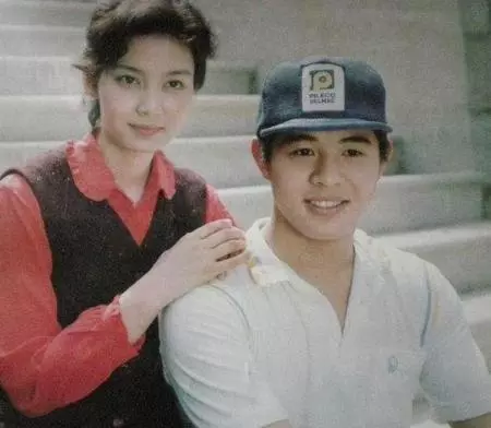 李連杰四個女兒照片曝光,大女兒美若天仙,最寵愛的還是三女兒!