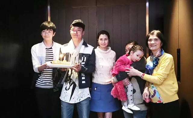 惹李嘉欣嫉妒,劉鑾雄都得不到,低調嫁內地演員,老公要火了!