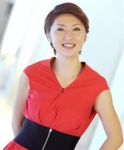 【被助理踢爆】新加坡藝人混亂私生活大公開!想不到他竟與公司女高層上床換角色,就連粉絲也不放過!?