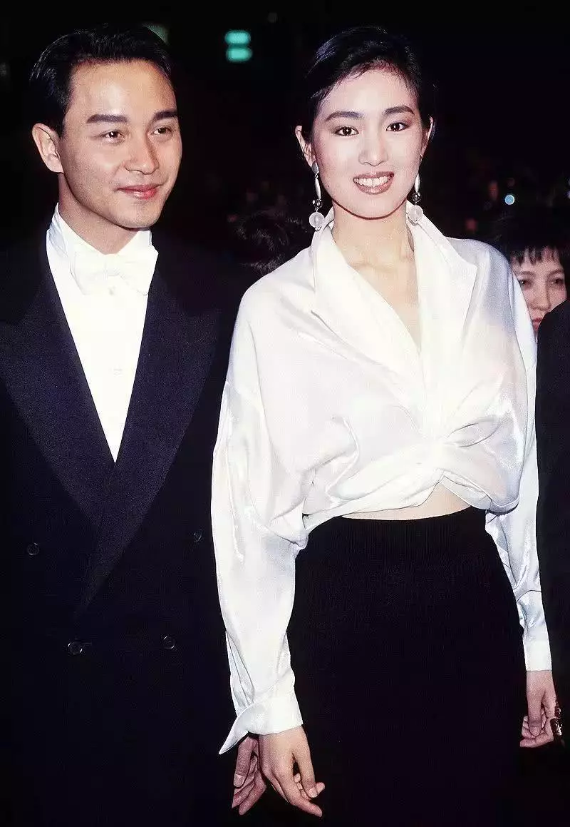 51歲鞏俐面容滄桑,愛上離婚3次的外國男友,身材走樣,下垂嚴重!