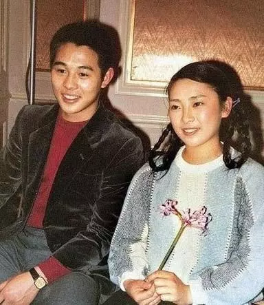 李連杰4個女兒近照曝光,大女兒顏值最高,三女兒卻被他寵上天