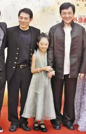 李連杰4個女兒近照曝光,大女兒顏值最高,三女兒卻被他寵上天