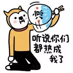 金毛在烈日下暴曬,女子好心送來水