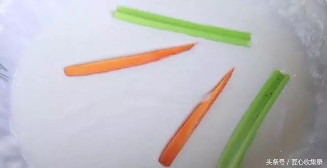 麵糊要怎麼調才能炸出顏色光亮,酥脆可口美食? 其實方法很簡單。。