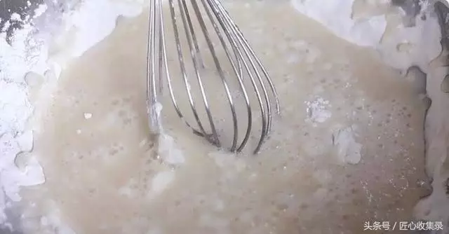 麵糊要怎麼調才能炸出顏色光亮,酥脆可口美食? 其實方法很簡單。。