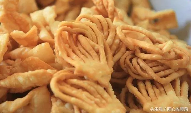 麵糊要怎麼調才能炸出顏色光亮,酥脆可口美食? 其實方法很簡單。。