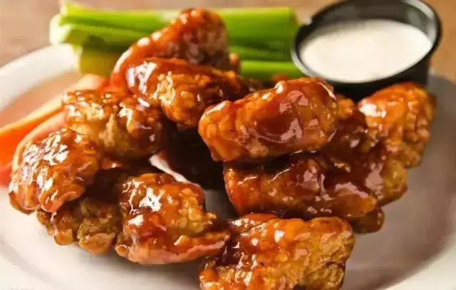菜譜20道:咕嚕肉、三杯雞、水晶鹽焗雞、蒜泥白肉、蔥油多寶魚