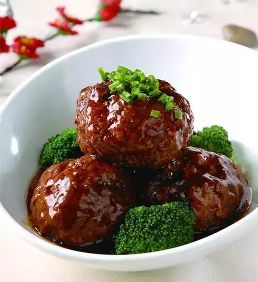 菜譜20道:咕嚕肉、三杯雞、水晶鹽焗雞、蒜泥白肉、蔥油多寶魚