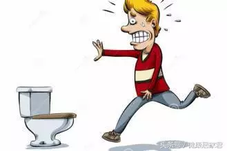 排尿很黃、異味很大?健康小便6個標準要了解一下