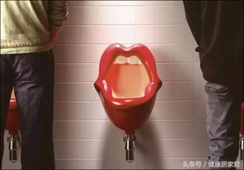 排尿很黃、異味很大?健康小便6個標準要了解一下