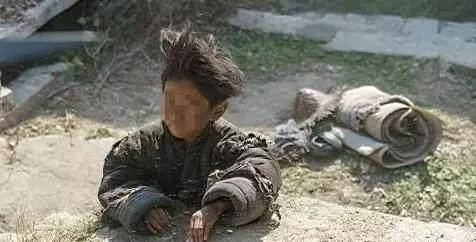 母親救了一個小乞丐,15年後成為千萬富翁回來報恩,才知身份不一般