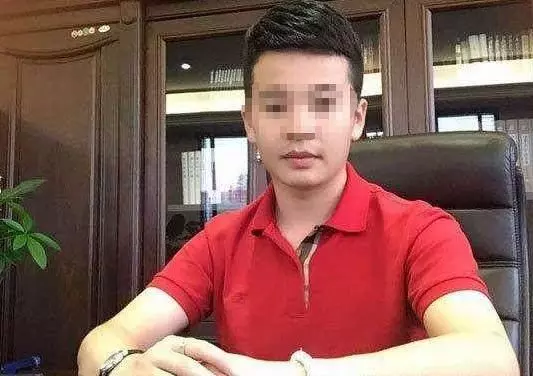 母親救了一個小乞丐,15年後成為千萬富翁回來報恩,才知身份不一般