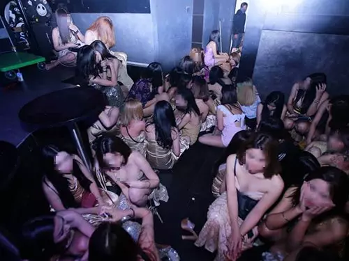 夜店陪座陪酒陪上床 移民局一哥帶隊捉240風塵女