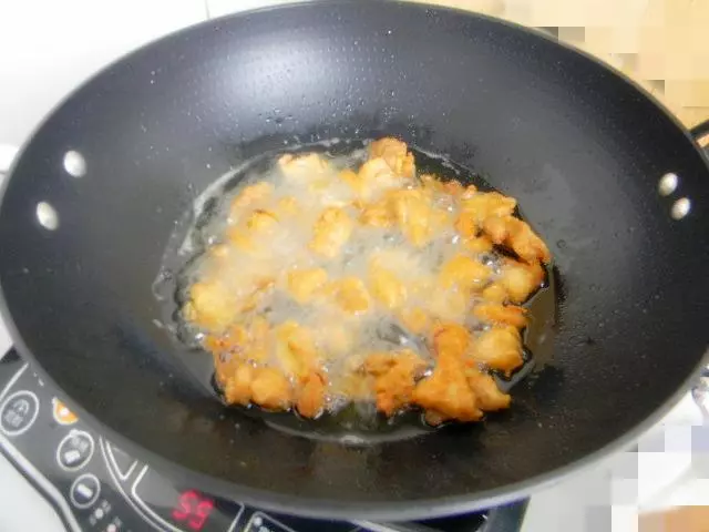 教你鹽酥雞的家常做法,方法簡單,外酥里嫩吃不夠,看一遍就學會