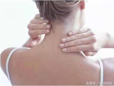 小小黑豆這麼用,通絡補血,頸椎病來一個滅一個,可惜很少人知道