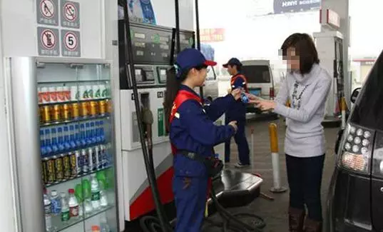 交警提醒:加油騙局防不勝防!很多車主因為不留意這事上當,莫名其妙的多買單!