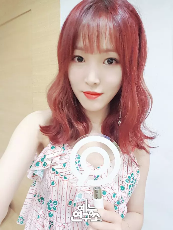 [GFRIEND][分享]180804 俞宙「意外的A」採訪最近有默契的成員是？