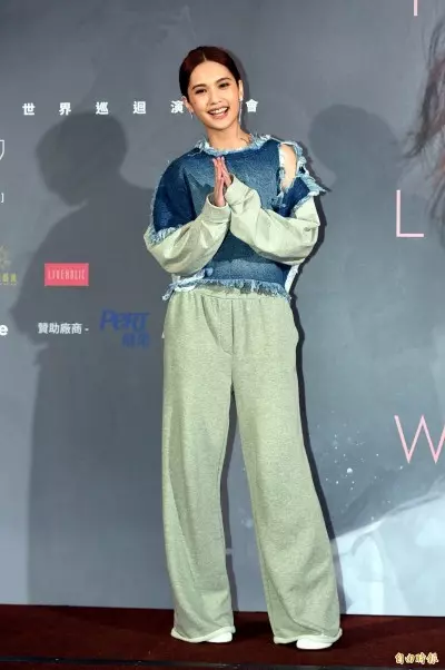 徐若瑄虛弱打點滴 憶挨300針安胎惡夢「 還是很怕」