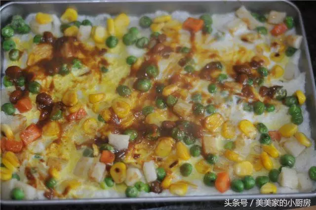 剩下一小碗飯,做炒飯嫌少,加米再煮嫌口感不好,趁熱,來個卷吧,飯後小朋友都還能全部吃完。