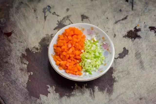 金針菇做成餅,像一棵開了花的樹