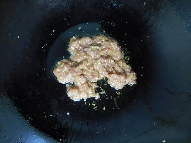很簡單的一道菜,食材簡單,可它比葷菜解饞,來一盤飯都不夠吃