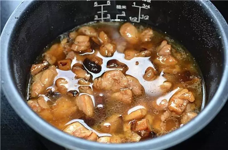 這樣做的燜飯,煮一大鍋都不夠吃!孩子連吃兩大碗都不夠