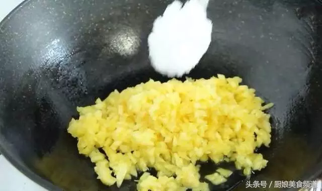 1個雞蛋,1碗面,不蒸不烙不油炸,做法簡單又好吃