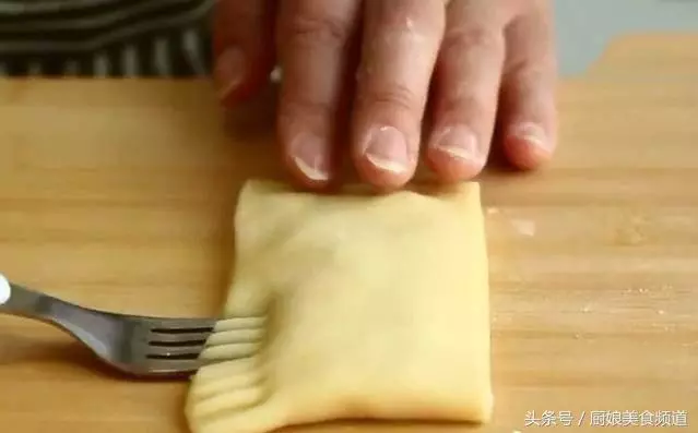 1個雞蛋,1碗面,不蒸不烙不油炸,做法簡單又好吃