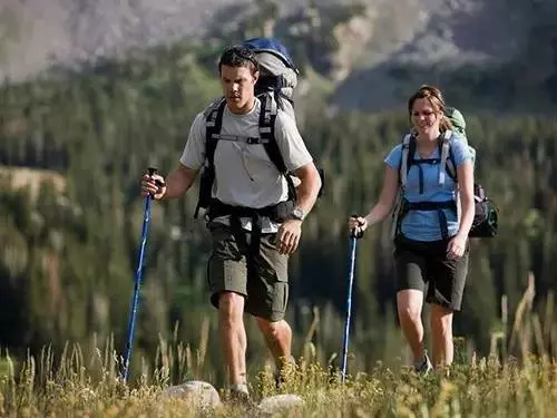 方法不對,雙腿報廢!最新徒步登山下山技巧