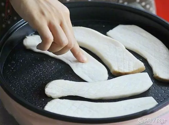 自從吃了那個香煎杏鮑菇,我已不想再吃肉了~做法超簡單,只需一個平底鍋就可以做好了