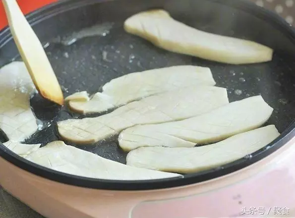 自從吃了那個香煎杏鮑菇,我已不想再吃肉了~做法超簡單,只需一個平底鍋就可以做好了