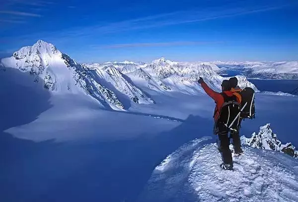 方法不對,雙腿報廢!最新徒步登山下山技巧