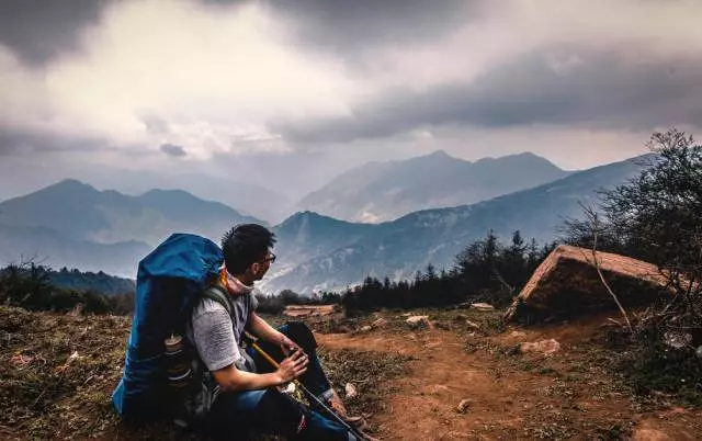 方法不對,雙腿報廢!最新徒步登山下山技巧