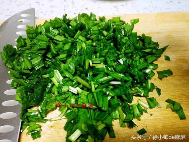 「韭菜雞蛋餅」怎麼做又香又好吃?一個小妙招,讓你吃了還想吃,停不了,早餐必備