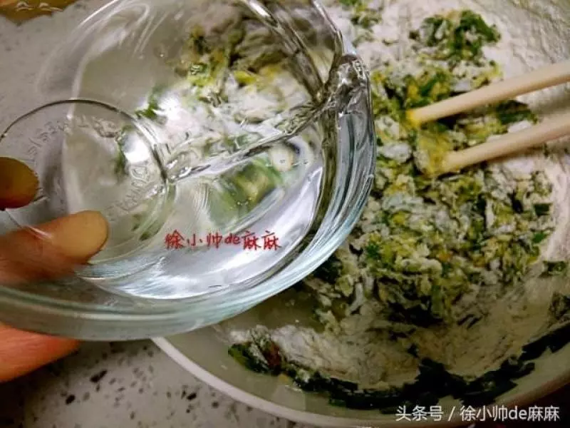 「韭菜雞蛋餅」怎麼做又香又好吃?一個小妙招,讓你吃了還想吃,停不了,早餐必備