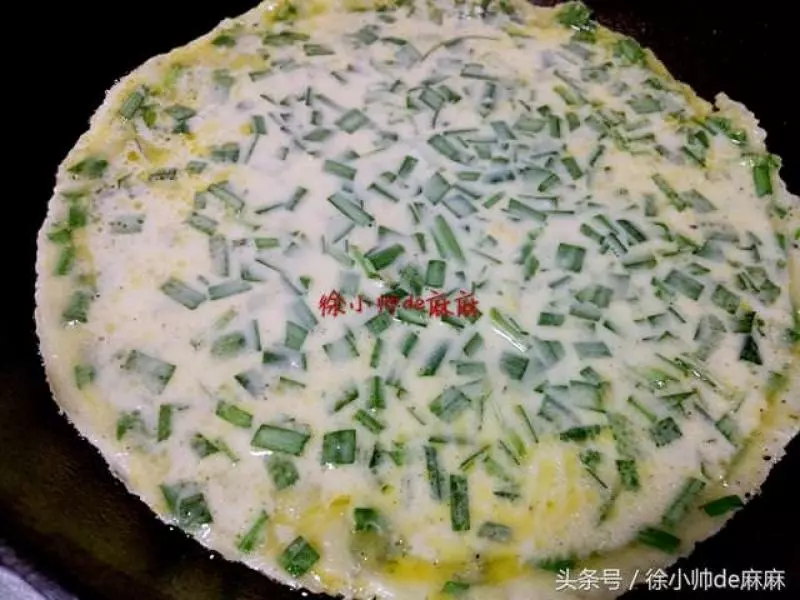 「韭菜雞蛋餅」怎麼做又香又好吃?一個小妙招,讓你吃了還想吃,停不了,早餐必備
