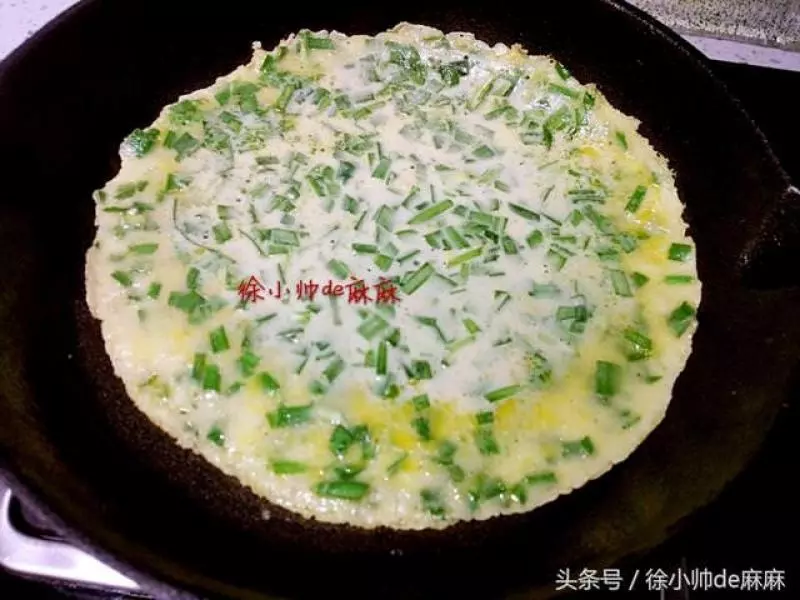 「韭菜雞蛋餅」怎麼做又香又好吃?一個小妙招,讓你吃了還想吃,停不了,早餐必備