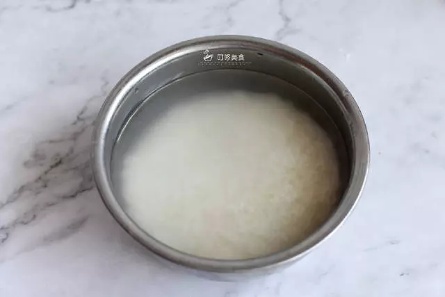 不用麵粉也能做的發糕,又香又軟,簡單又營養,最適合孩子吃