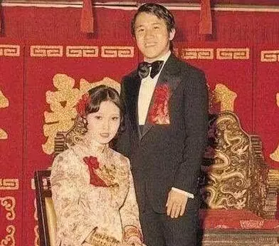 她紅極一時,18歲放棄事業下嫁曾志偉,最終落得離婚下場,還拋下女兒放棄5000萬財產,如今年近60靠女兒名氣生活!