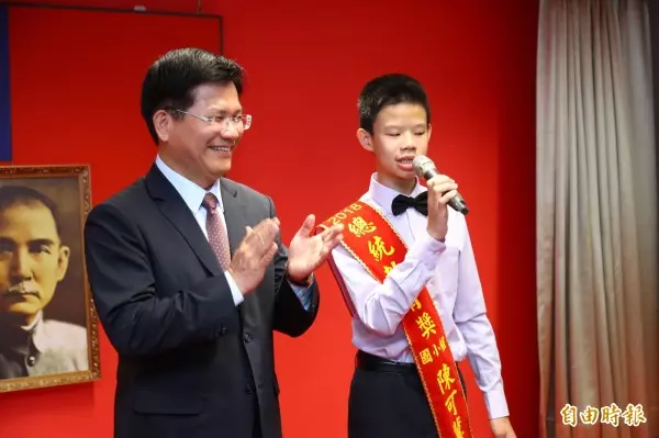 全盲總統教育獎得主蔡旻諼 戰勝腦瘤辦鋼琴獨奏會!