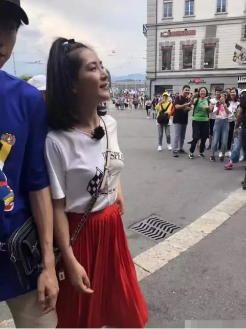 看看謝娜的肚子就知道,產後瘦身有多難!