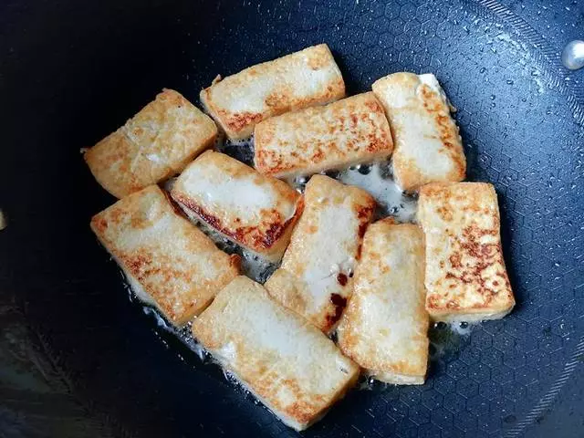不用放肉,也能把豆腐做的鮮香入味!