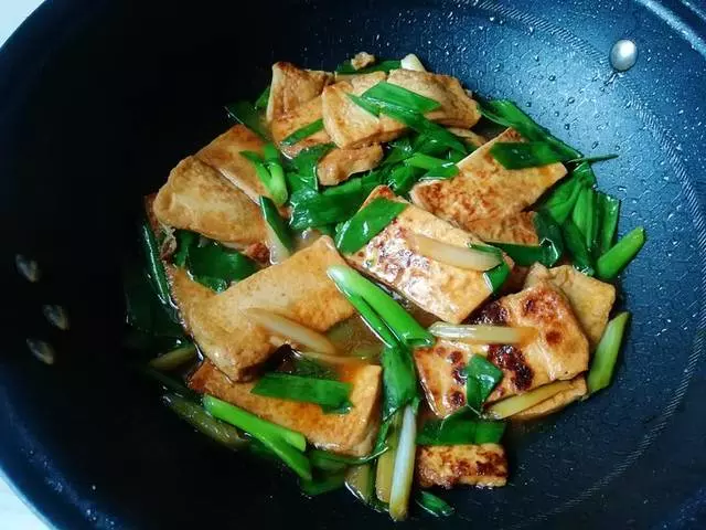 不用放肉,也能把豆腐做的鮮香入味!