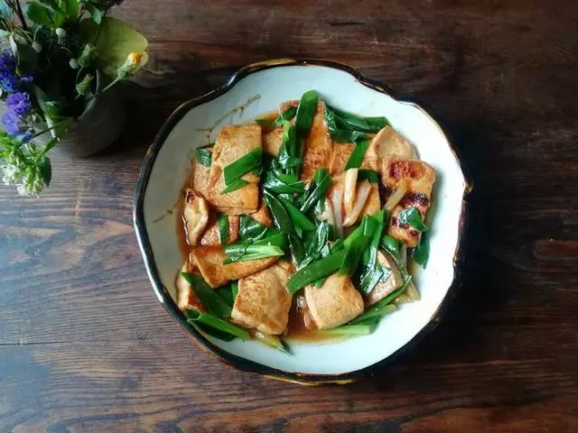 不用放肉,也能把豆腐做的鮮香入味!